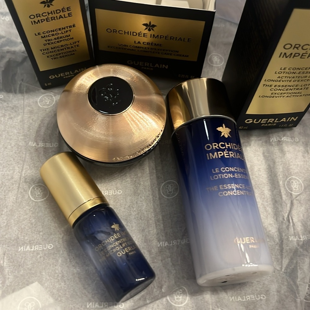 Guerlain Paris Beauty Bundle and Pouch - Picture 6 of 12